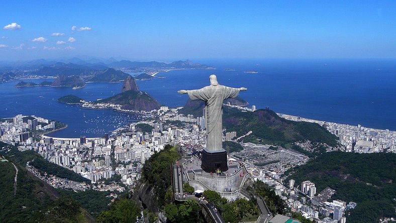 APARTAMENTO INTEIRO LOCALIZADO EM COPACABANA VISTA PARA MAR