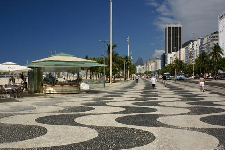 APARTAMENTO INTEIRO LOCALIZADO EM COPACABANA VISTA PARA MAR